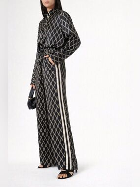 SHONA JOY SILK PRINTED RELAXED PANTS